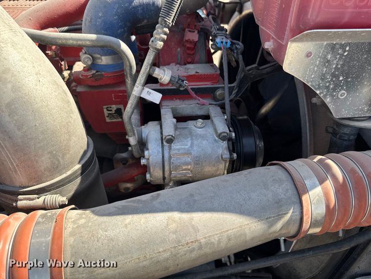 image for item EF2469 2018 Peterbilt 567 semi truck
