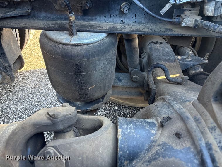 image for item EG8854 2018 Kenworth T800 Glider semi truck