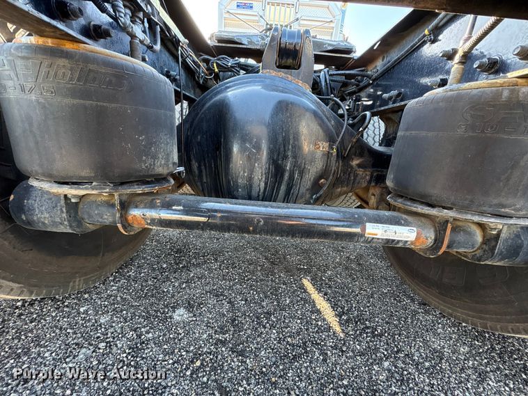 image for item EG8854 2018 Kenworth T800 Glider semi truck