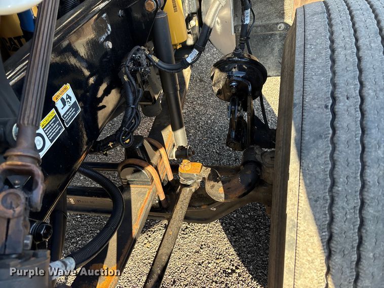 image for item EG8854 2018 Kenworth T800 Glider semi truck