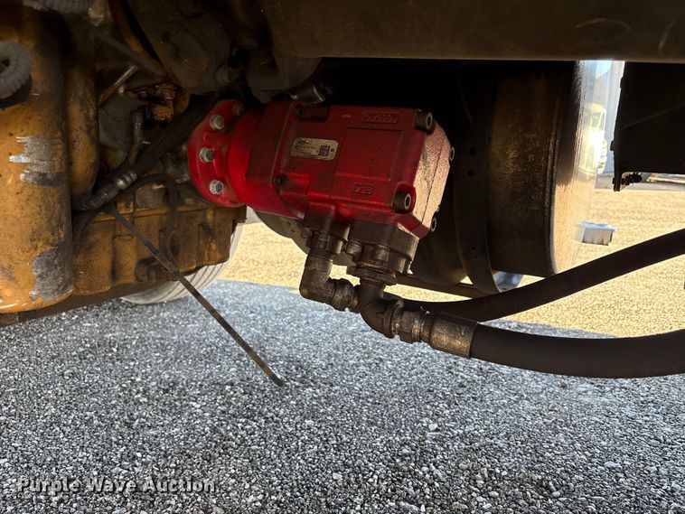 image for item EG8854 2018 Kenworth T800 Glider semi truck