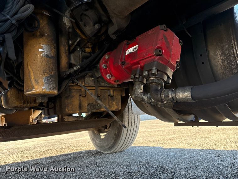 image for item EG8854 2018 Kenworth T800 Glider semi truck