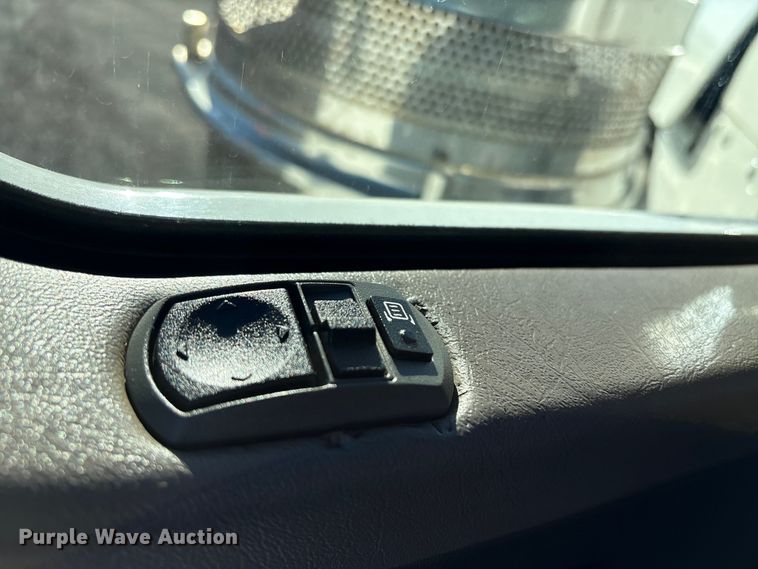 image for item EG8854 2018 Kenworth T800 Glider semi truck