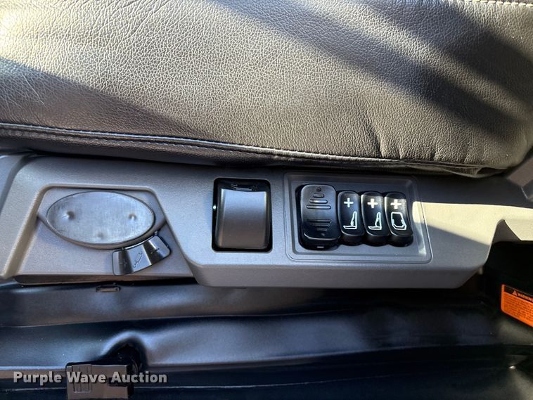 image for item EG8854 2018 Kenworth T800 Glider semi truck