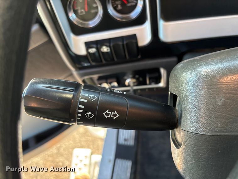 image for item EG8854 2018 Kenworth T800 Glider semi truck