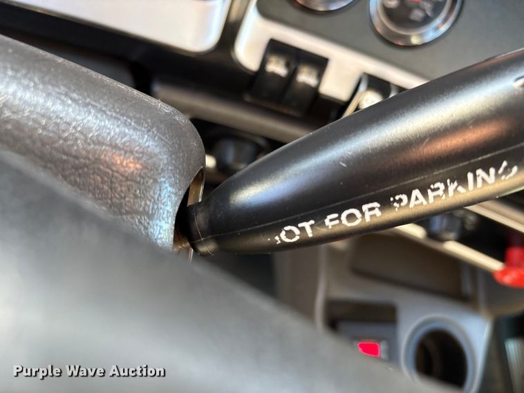 image for item EG8854 2018 Kenworth T800 Glider semi truck