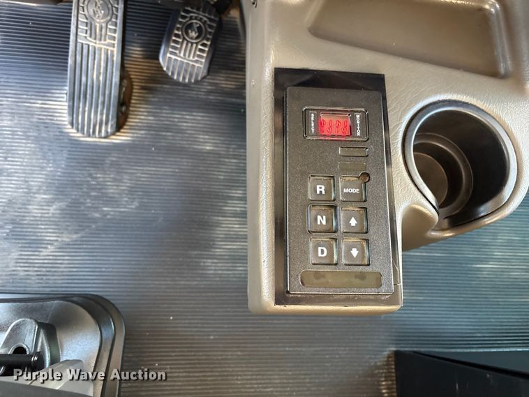 image for item EG8854 2018 Kenworth T800 Glider semi truck