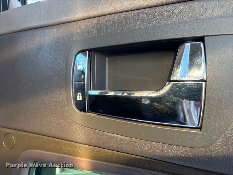 image for item EG8854 2018 Kenworth T800 Glider semi truck