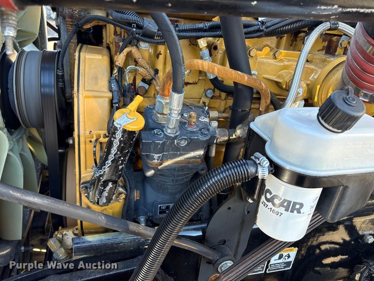 image for item EG8854 2018 Kenworth T800 Glider semi truck