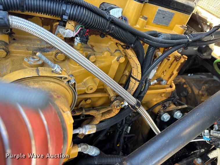 image for item EG8854 2018 Kenworth T800 Glider semi truck