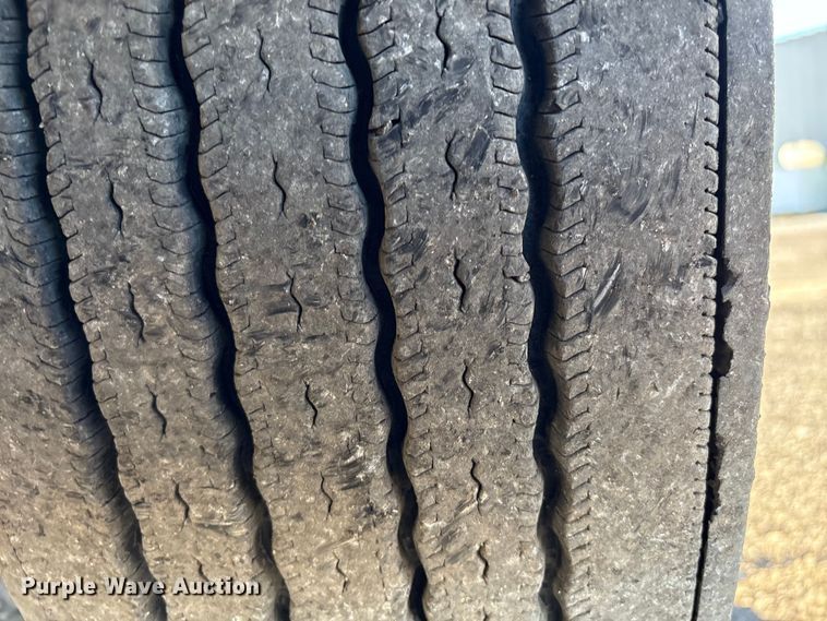 image for item EG8854 2018 Kenworth T800 Glider semi truck