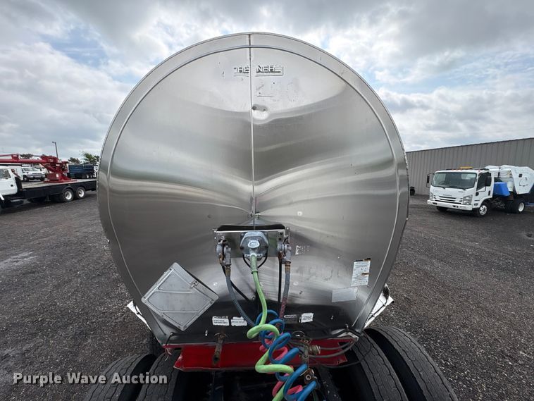 image for item EG8975 1989 Brenner Trailers tank trailer