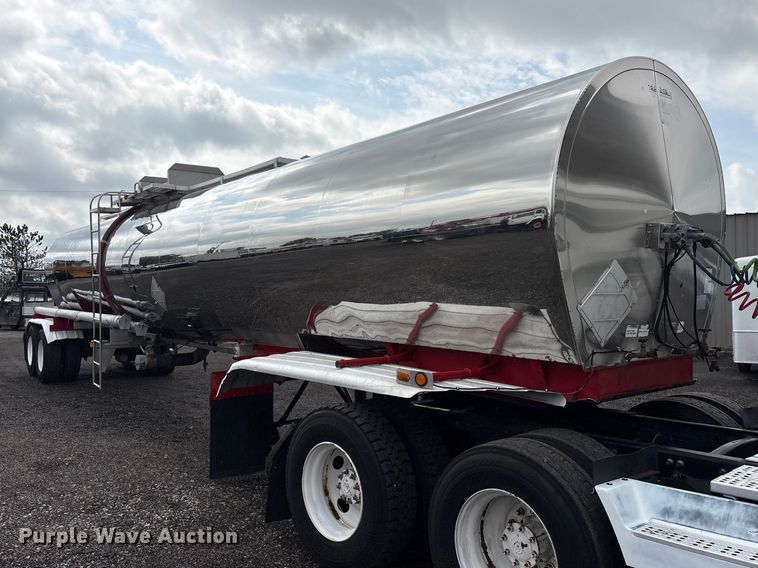 image for item EG8975 1989 Brenner Trailers tank trailer