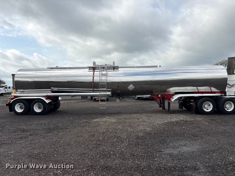 image for item EG8975 1989 Brenner Trailers tank trailer