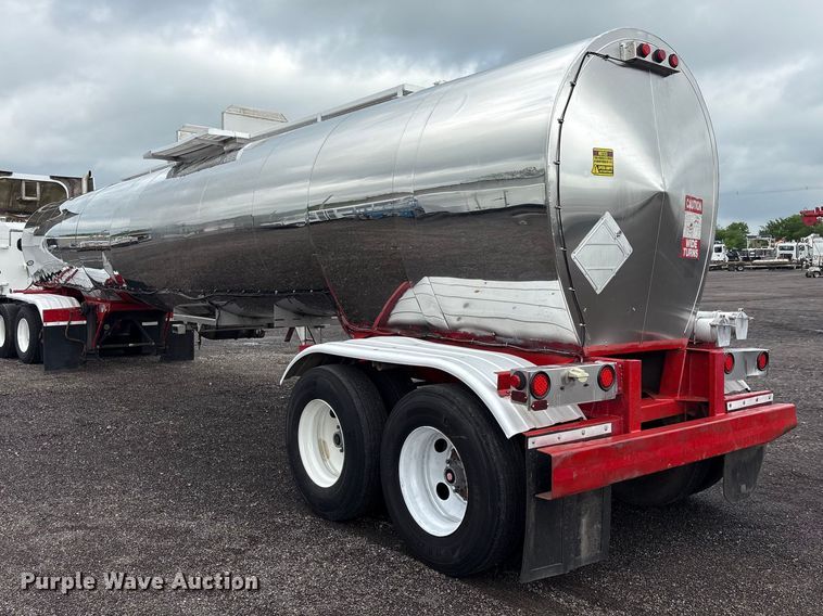 image for item EG8975 1989 Brenner Trailers tank trailer