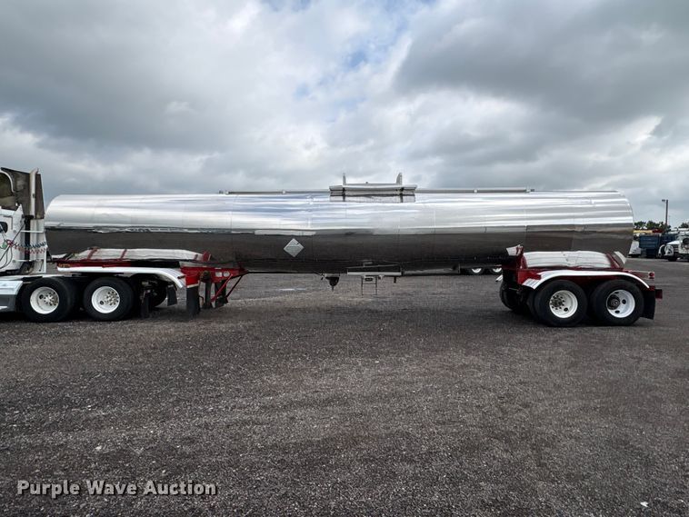 image for item EG8975 1989 Brenner Trailers tank trailer