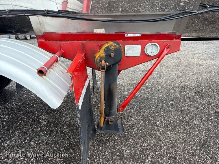 image for item EG8975 1989 Brenner Trailers tank trailer