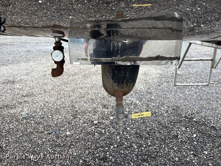image for item EG8975 1989 Brenner Trailers tank trailer