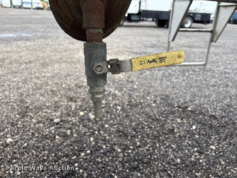 image for item EG8975 1989 Brenner Trailers tank trailer