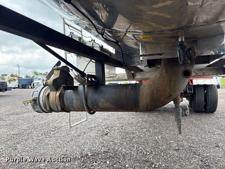 image for item EG8975 1989 Brenner Trailers tank trailer