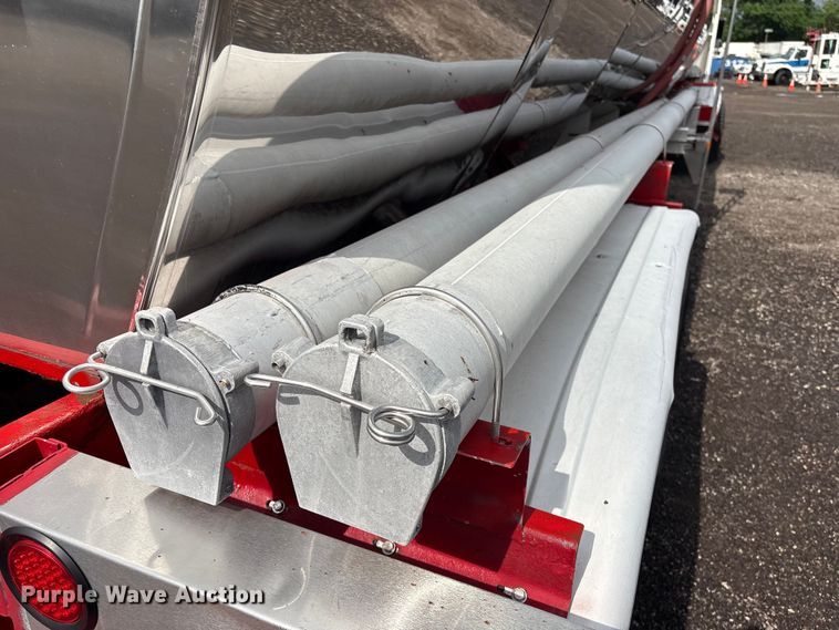 image for item EG8975 1989 Brenner Trailers tank trailer