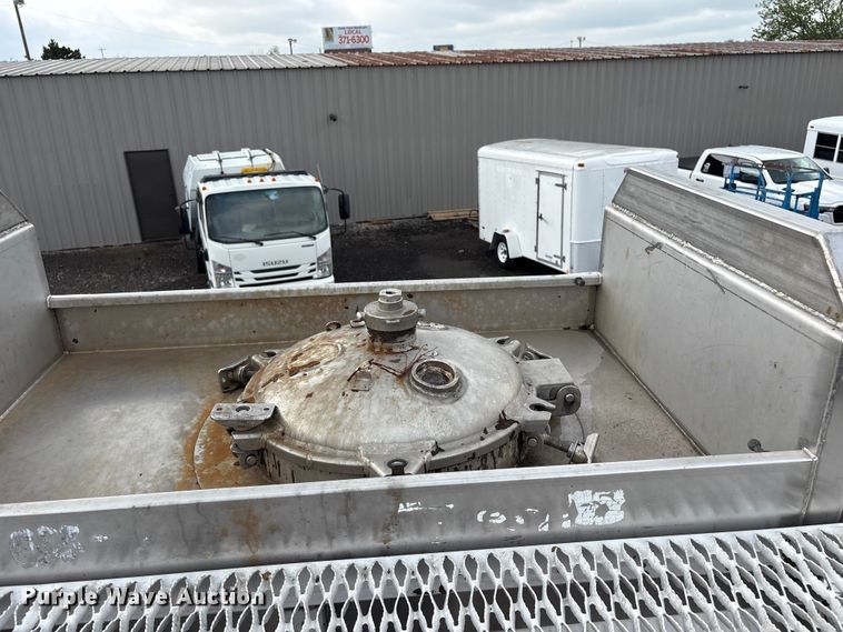image for item EG8975 1989 Brenner Trailers tank trailer