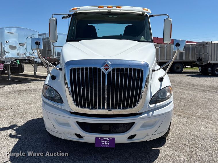 image for item EM0094 2016 International LF687 semi truck
