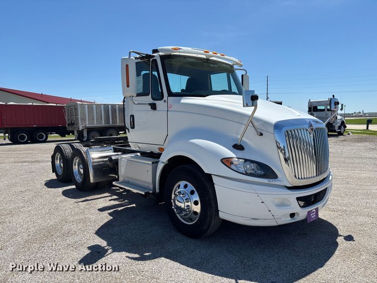 image for item EM0094 2016 International LF687 semi truck