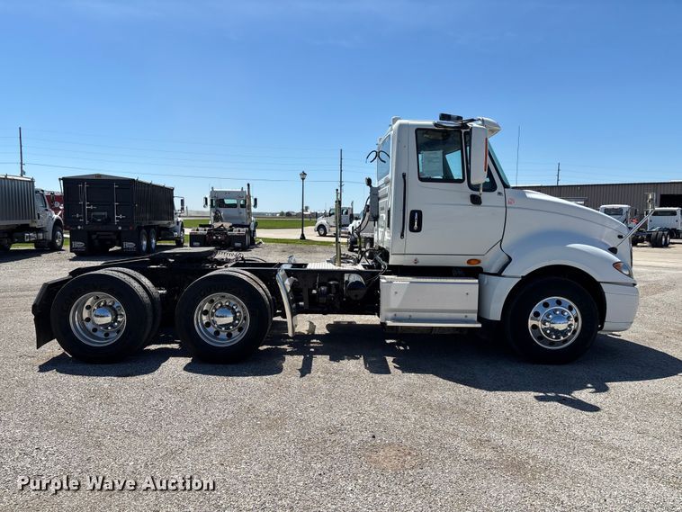 image for item EM0094 2016 International LF687 semi truck
