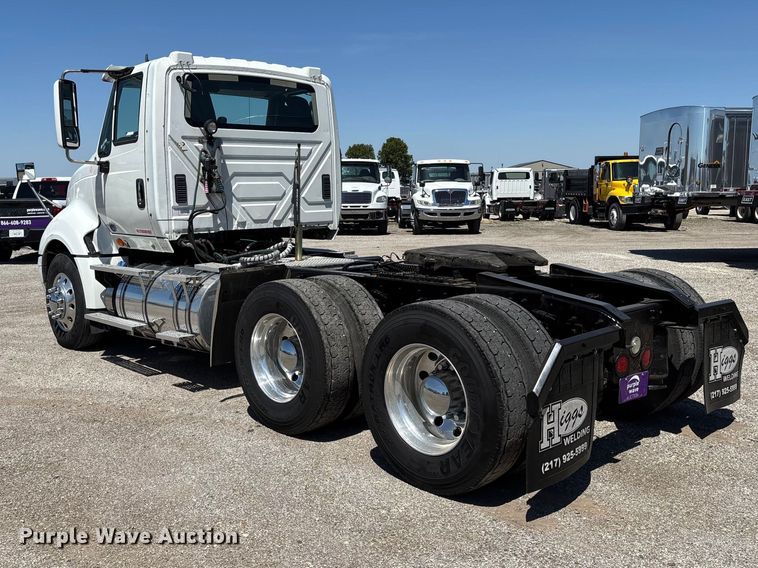 image for item EM0094 2016 International LF687 semi truck