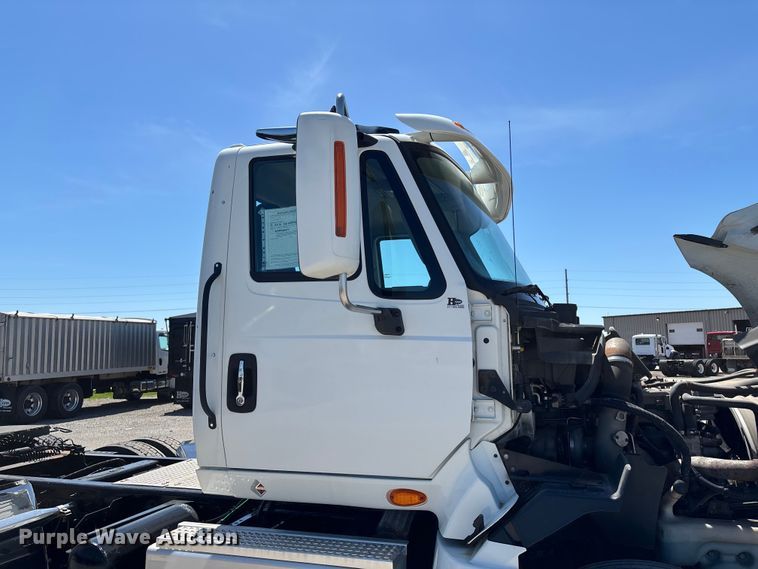 image for item EM0094 2016 International LF687 semi truck