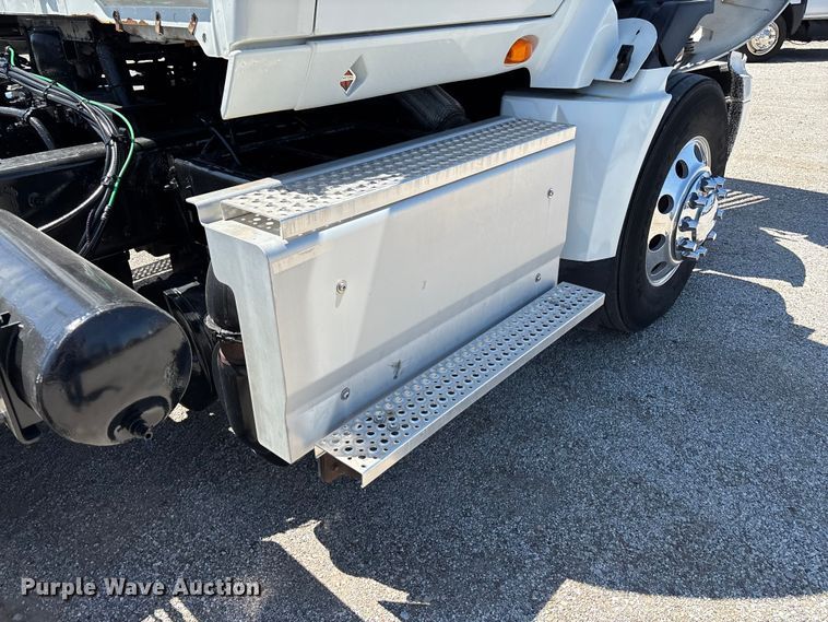 image for item EM0094 2016 International LF687 semi truck