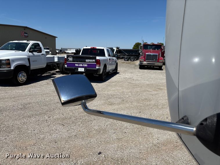 image for item EM0094 2016 International LF687 semi truck
