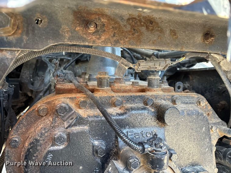 image for item EM0094 2016 International LF687 semi truck
