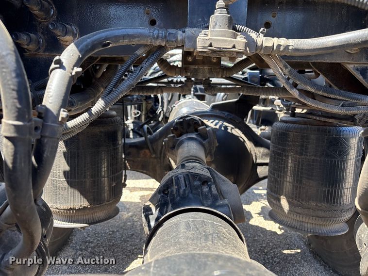 image for item EM0094 2016 International LF687 semi truck
