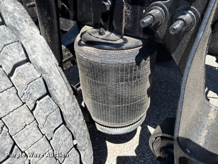 image for item EM0094 2016 International LF687 semi truck