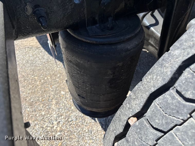 image for item EM0094 2016 International LF687 semi truck