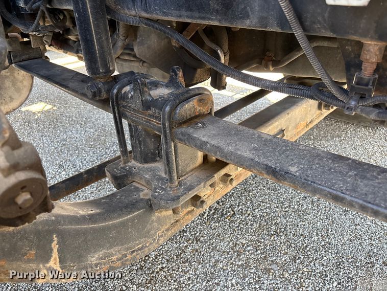 image for item EM0094 2016 International LF687 semi truck