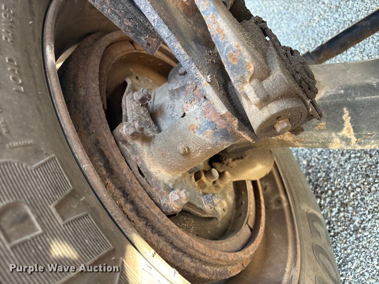 image for item EM0094 2016 International LF687 semi truck