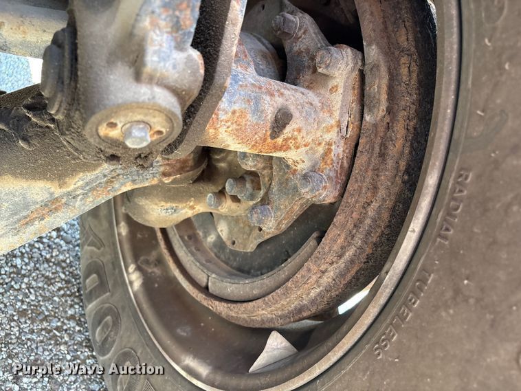 image for item EM0094 2016 International LF687 semi truck