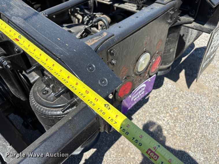 image for item EM0094 2016 International LF687 semi truck