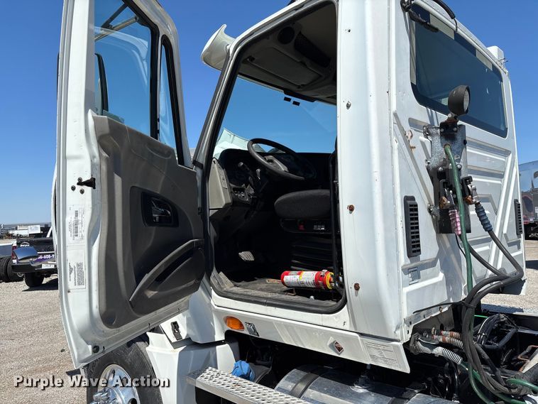 image for item EM0094 2016 International LF687 semi truck