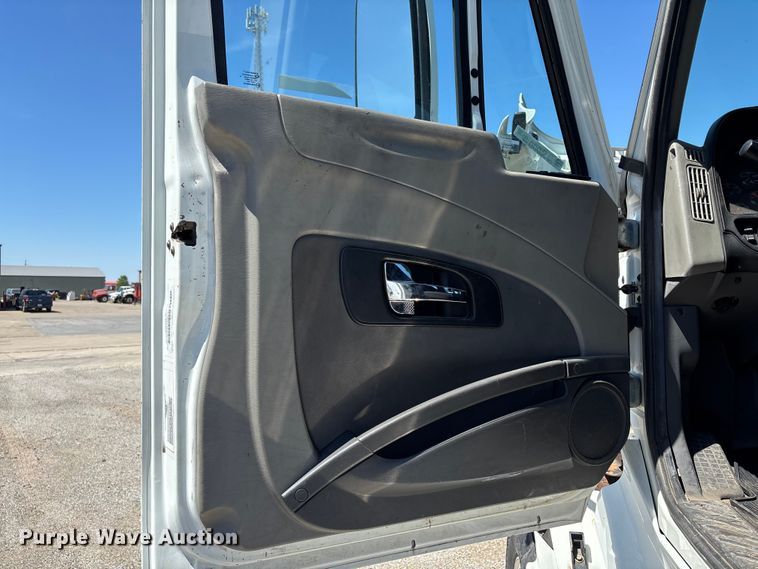 image for item EM0094 2016 International LF687 semi truck