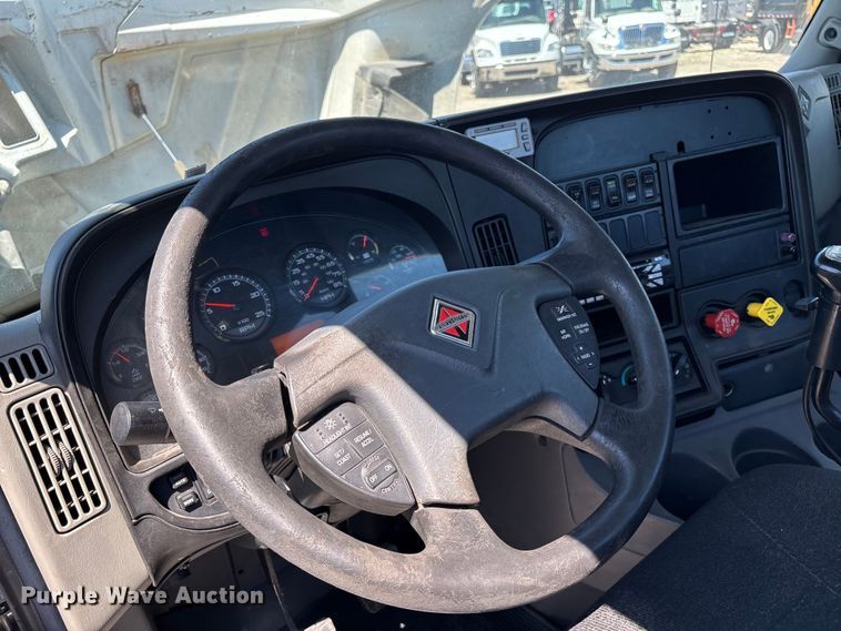 image for item EM0094 2016 International LF687 semi truck