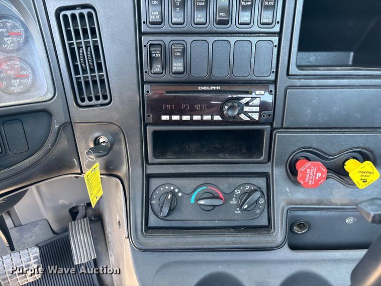 image for item EM0094 2016 International LF687 semi truck