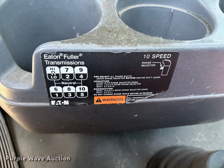 image for item EM0094 2016 International LF687 semi truck
