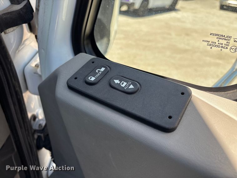 image for item EM0094 2016 International LF687 semi truck