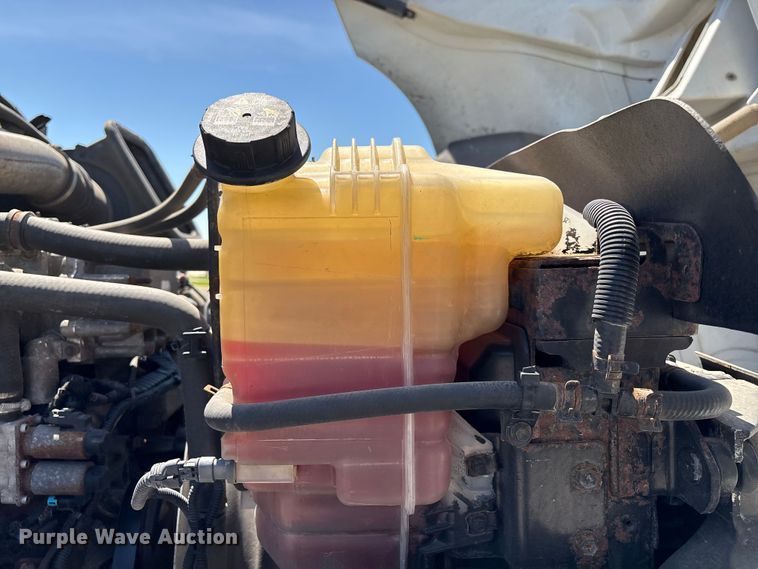 image for item EM0094 2016 International LF687 semi truck