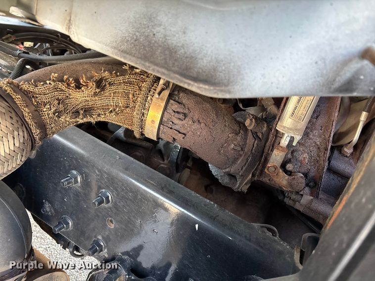 image for item EM0094 2016 International LF687 semi truck
