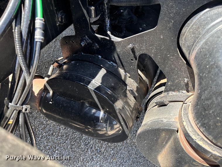 image for item EM0094 2016 International LF687 semi truck
